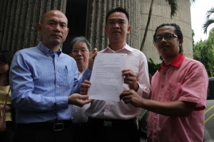 (l-r) Lim, Teo, and DAP lawyer Zulhazmi Shariff