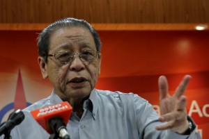 Lim: "Explain judicial interference, Najib."