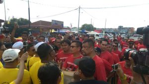 The Red Shirts clash with several Bersih supporters during its convoy to Lumut (pic from Bersih 2.0 official FB page) 